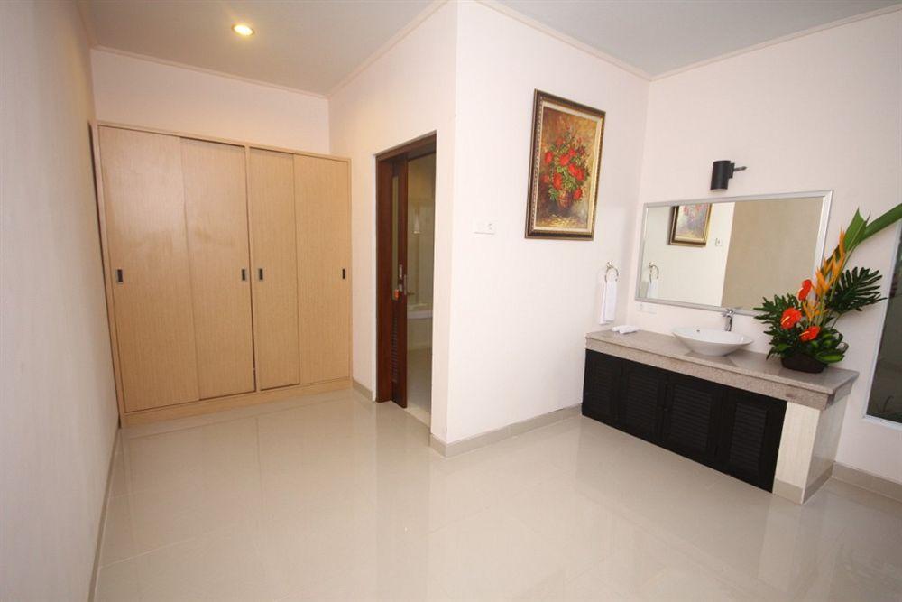 Kubal Villa Seminyak  Luaran gambar