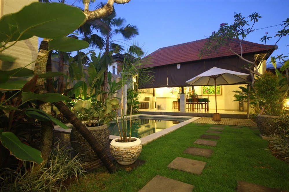 Kubal Villa Seminyak  Luaran gambar