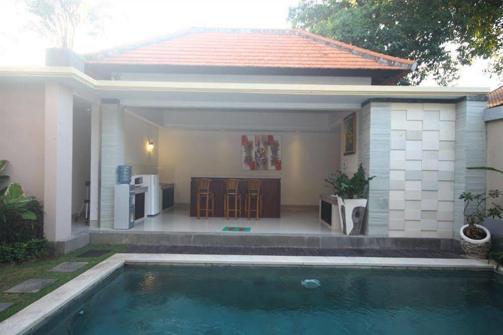 Kubal Villa Seminyak  Luaran gambar